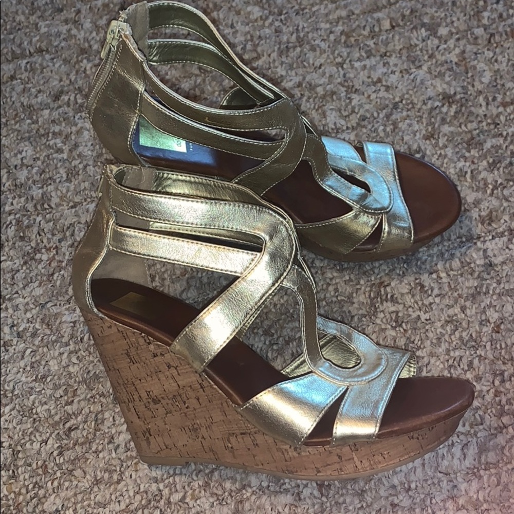 Dolce vita gold wedge